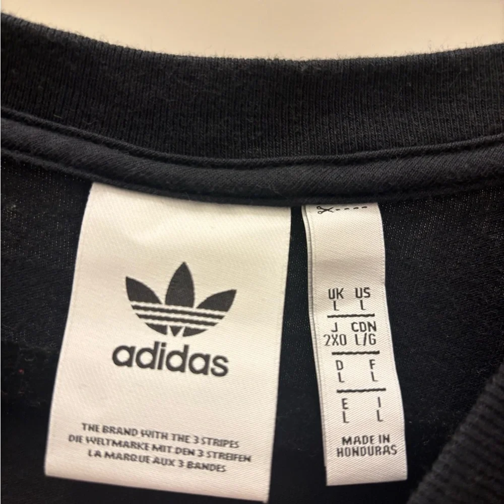 Adidas | Soft Black Top size Large
